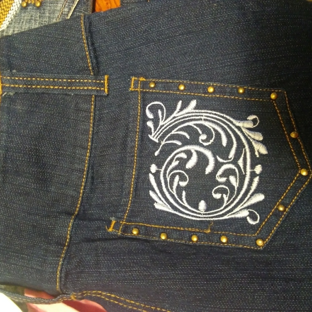 Capris size 9 in women's.